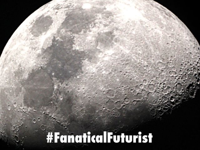 Futurist_Bmoon_tourist