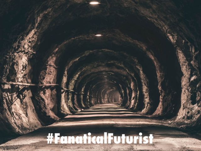 Futurist_tunnelquantum