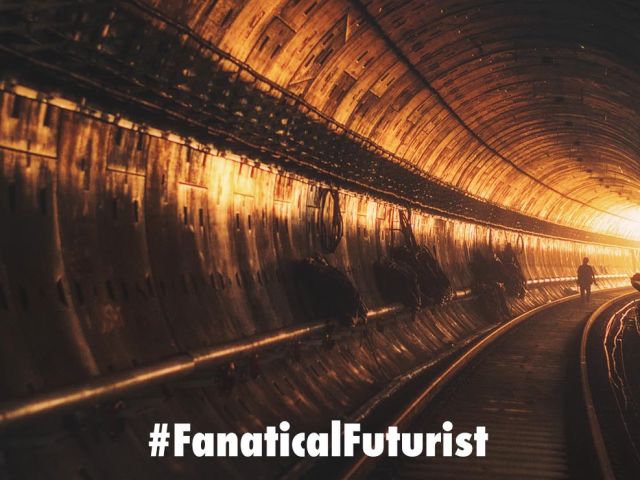 Futurist_tunnelhyper